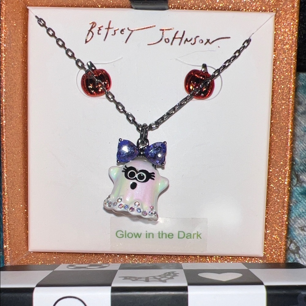 BNIBWT Betsey Johnson glow in the dark Ghost Pendant Necklace with Purple Bow